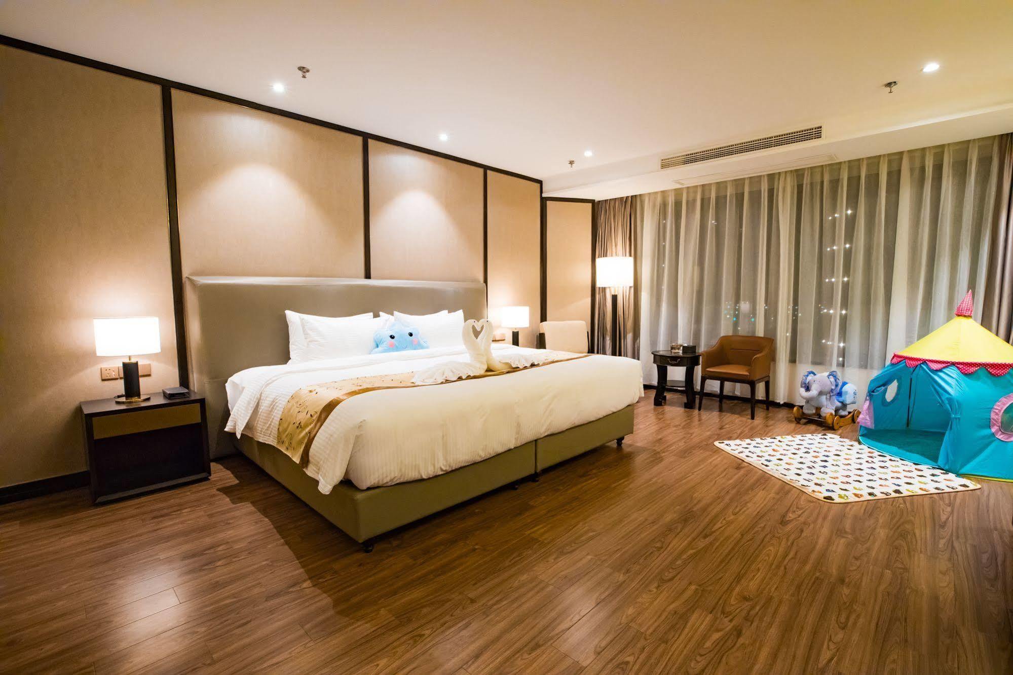 Ramada Shanghai Songjiang Exterior photo